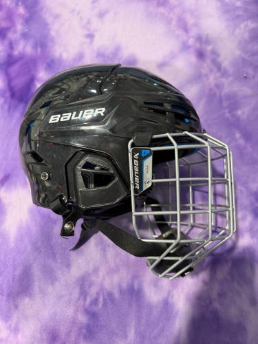 Black Medium Bauer Re-Akt 55 Helmet (Used)