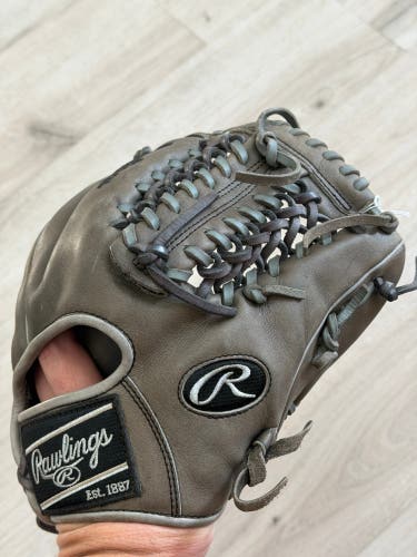 Rawlings Heart of the Hide 200 Pattern RH Throw Infield Baseball Glove 11.75" (Used)