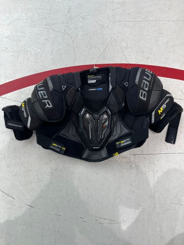 Bauer Supreme M5 Pro Shoulder Pads | Intermediate Size Medium