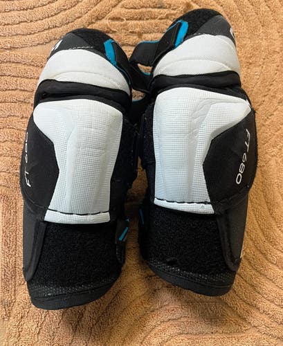 Junior Medium CCM JetSpeed FT680 Elbow Pads (Used)