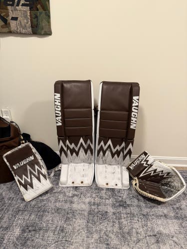 Hershey Bears 33" Vaughn Pro V Elite Pro Carbon Regular Goalie Full Set Pro Stock (Used)