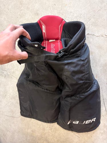 Intermediate Medium Bauer Hockey Pants (Used)
