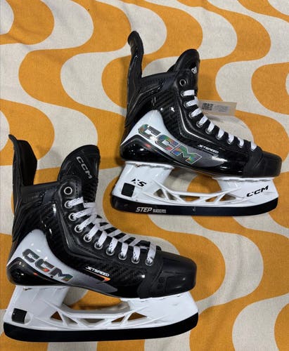 2025 CCM JetSpeed FT8 Pro Hockey Skates Regular Width Pro Stock Size 6.5 (Used)