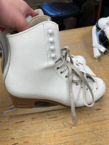 Jackson Mystique Size 4.5 Figure Skates