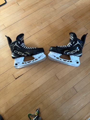 2024 CCM Tacks XF 90 Hockey Skates Regular Width 9.5 (Used)