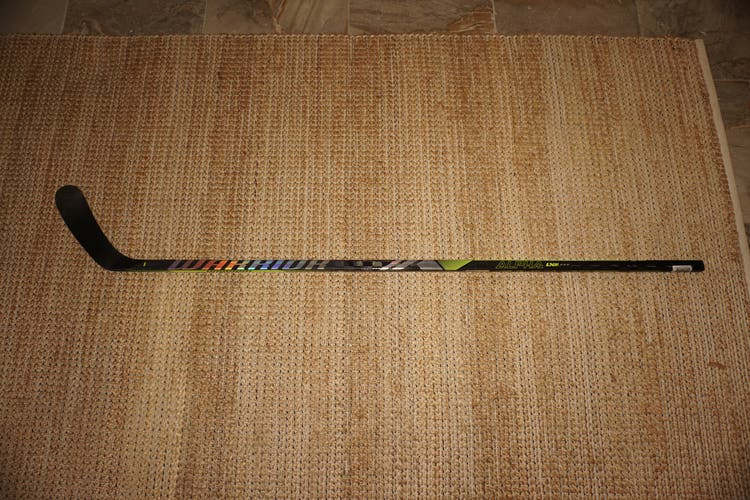 Senior Warrior Alpha LX2 Pro Right Handed Hockey Stick Mid Pattern 85 Flex Pro Stock (New)