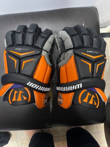 Warrior Franchise JR Bandits Lacrosse Gloves (Used)