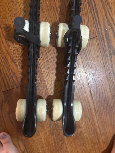 (Roller hard skate guards