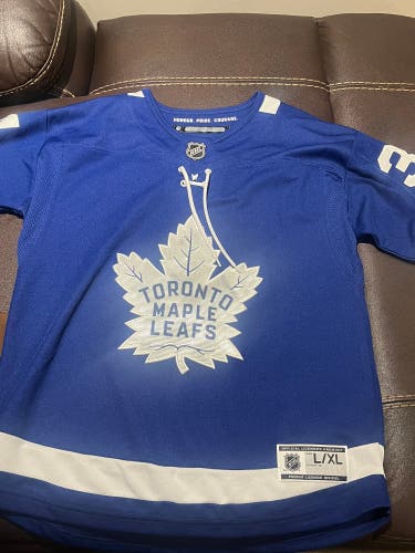 Youth L/XL Austin Matthews jersey