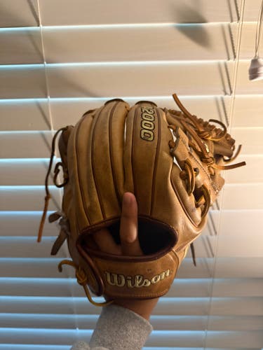 Wilson A2000 RH Infield Baseball Glove 11.5" (Used)