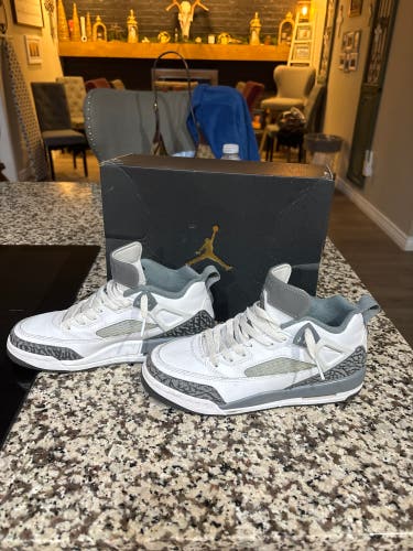 Men's 5.5Y (Big Kids / Youth) Air Jordan 11 Shoes (New)