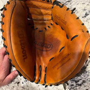 Wilson A2000 RH Catcher's Glove 32.5" (Used)