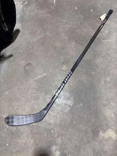 Intermediate Bauer Vapor Hyperlite 2 Hockey Stick Right Handed 55 Flex Pro Stock | 57"