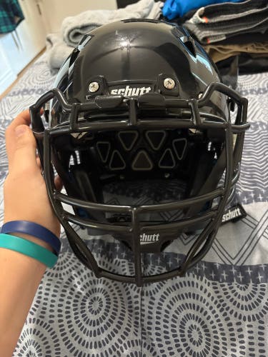 Black Adult Extra Large Schutt Vengeance A11 Helmet (New)