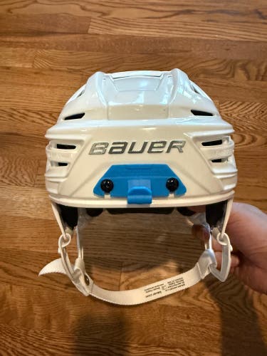Small Bauer Re-Akt 155 Helmet (New)