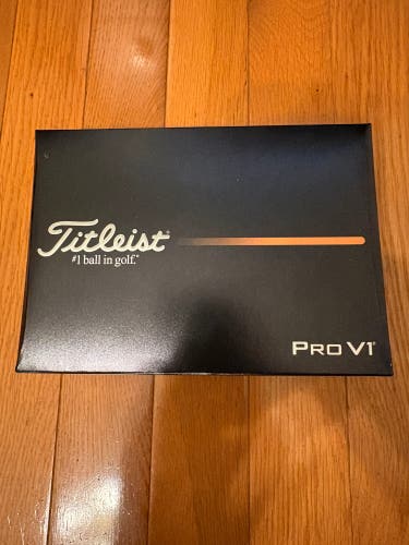 Titleist Pro V1 Balls 12 Pack (1 Dozen) (New)