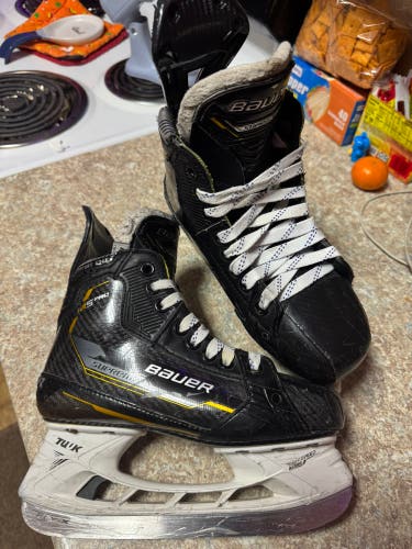 INT size 4 fit 3 Bauer Supreme M5 Pro ice Hockey Skates intermediate moldable wide skate