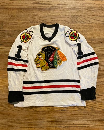 Vintage YOUTH SIZE Game Worn Chicago Blackhawks Durene Winnwell Hockey Jersey