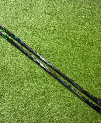 2 Pack-Bauer Nexus Tracer RH P28 77 Flex Pro Stock Hockey Stick (New)