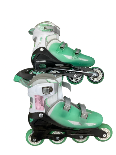 Used RollerDerby V500 TECH Senior Roller Quad Skates Green Adjustable 11613-S000192099