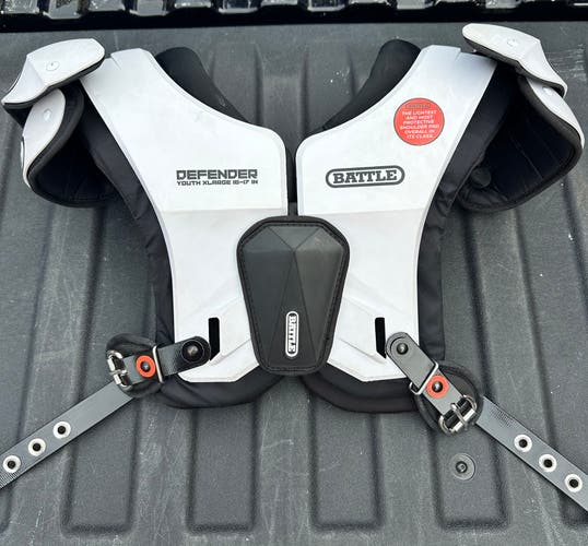 Extra Large Youth Battle Defender Shoulder Pads (Used)