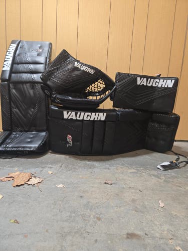 32"+ 2 2025 Vaughn VX1 Pro Carbon Regular Goalie Full Set (Used)