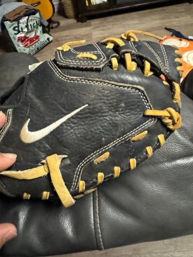 Nike N1 Elite RH Catcher's Baseball Glove 11.75" (New)