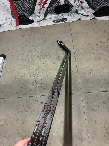 2 pack Senior Bauer Vapor Hyperlite 2 Left Hand Hockey Stick P92 77 Flex Pro Stock (New)