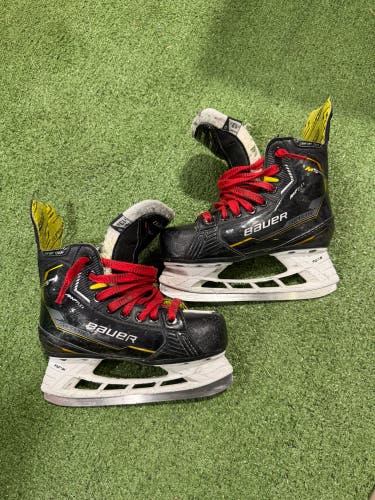 Bauer Supreme M5 Pro Hockey Skates | Size 13.5Y