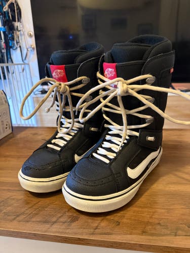 Size M 7.5 (W 8.5) Vans Hi-Standard Snowboard Boots (Used)