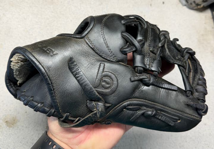 Next Play RH Infield Baseball Glove 11" (Used)