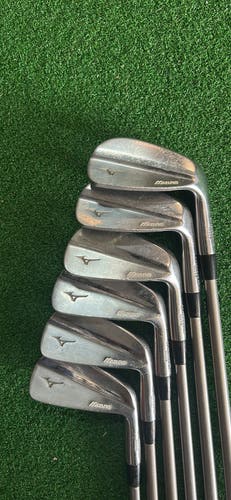 Men's Mizuno MP-18 Right Handed Iron Set Stiff Flex (Used)