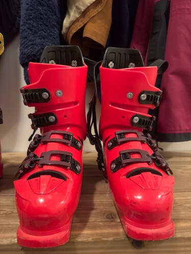 Mondo 27 & 27.5 Atomic Redster World Cup Ski Boots (Used)