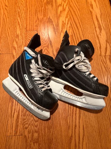 Bauer Supreme Hockey Skates Size 2 (Used)