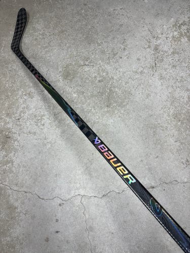 87 Flex P28 Senior Bauer Flylite Right Hand Hockey Stick (New) Pro Stock