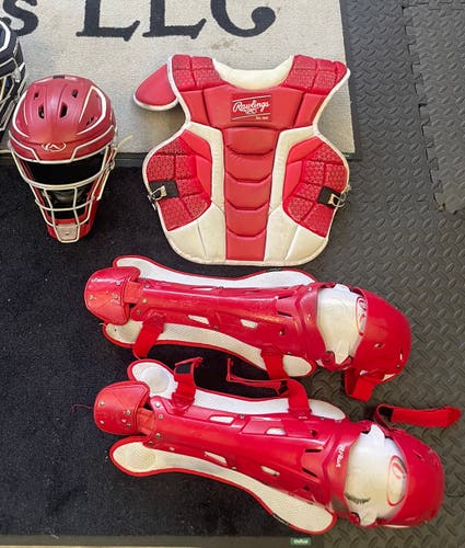Red Rawlings Mach Catcher's Set (Used)