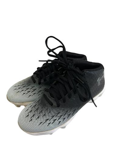 Used Under Armour SPOTLIGHT FRAN Jr FB Cleats Black And White Junior 03.5 11692-S000159035