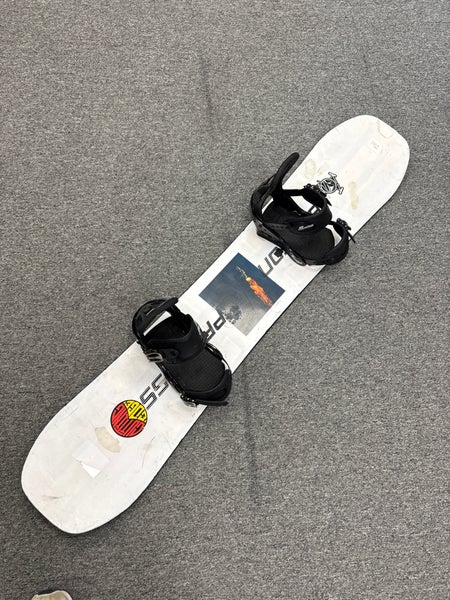Burton Process Smalls Flat Top Snowboard With Small Burton Freestyle Bindings 142 cm (Used)