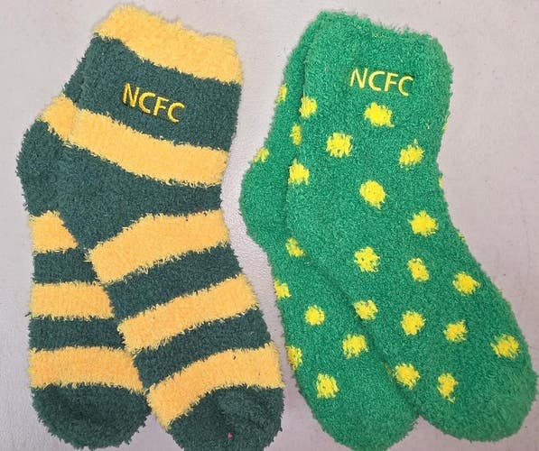 ST12 Mens "NCFC NORWICH CITY FC FUZZY" Crew Socks Lot of 2 Pair MEDIUM New