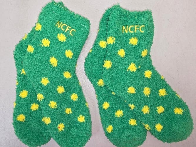 ST13 Mens "NCFC NORWICH CITY FC FUZZY" Crew Socks Lot of 2 Pair MEDIUM New