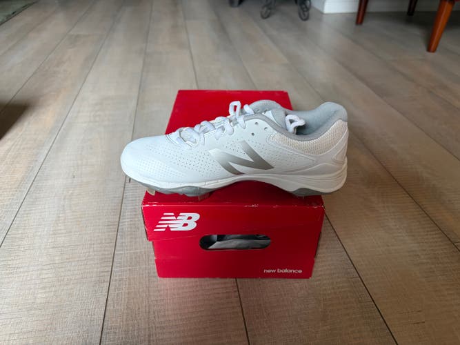 White Women's Size M 5.0 (W 6.0) New Balance Low Top Metal (New)