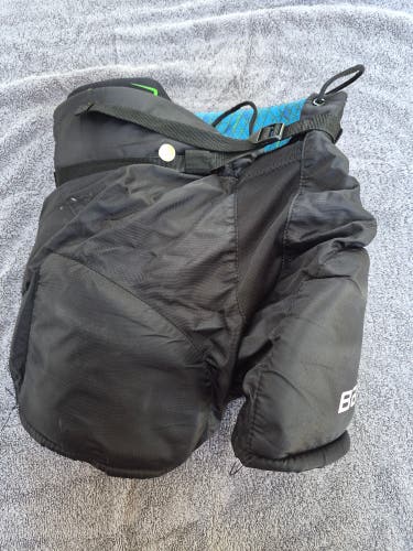 Youth Medium Bauer X Hockey Pants (Used)