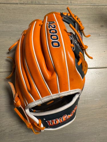 Wilson A2000 RH Infield Baseball Glove 11.5" (Used)