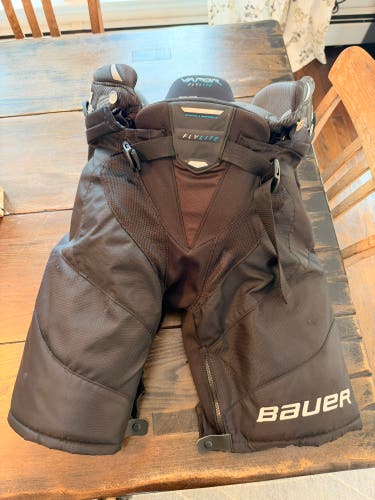 Intermediate Medium Bauer Vapor Flylite Hockey Pants (Used)