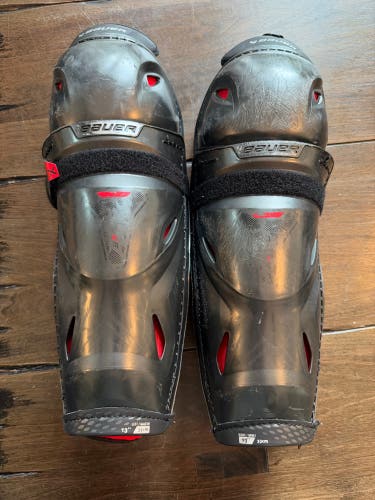 Intermediate Bauer Vapor 3X Pro 13" Shin Pads (Used)
