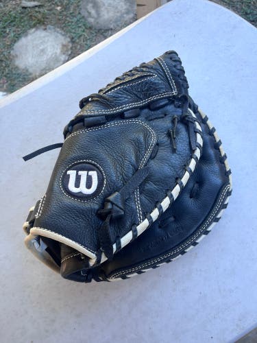 Wilson A1000 Catchers Mitt - 33”