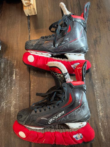 2021 Bauer Vapor 3X Pro Hockey Skates Regular Width 6.5 (Used)