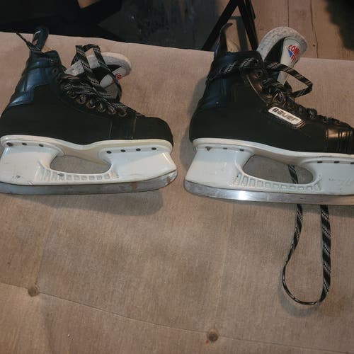 Black Bauer Professional 86/96 Hockey Skates 9 (Used)