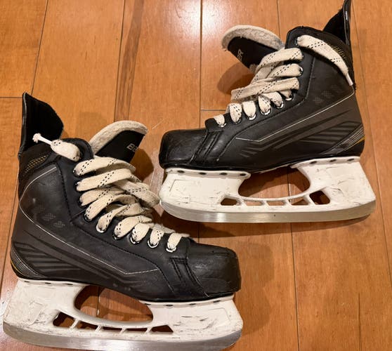 Bauer Supreme 150 Hockey Skates Regular Width Senior Size 7 (Used)
