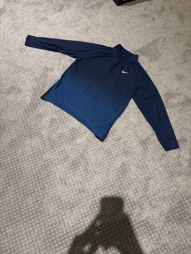 Blue Large Men's Nike Shirt (Like New)